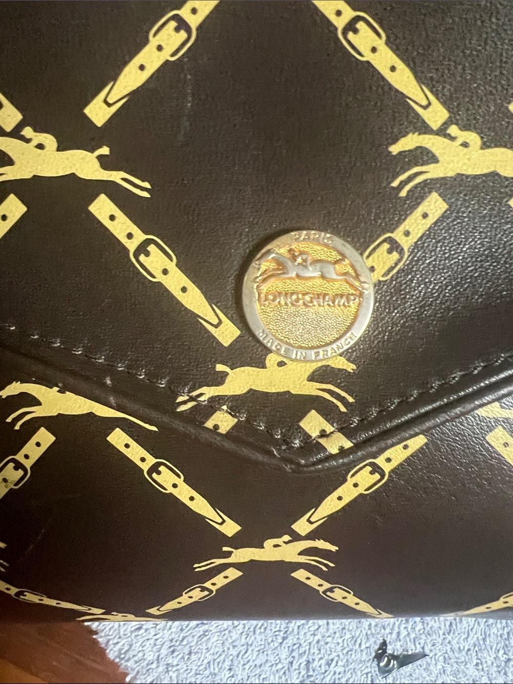 Longchamp Black and Gold Signature Envelope Shoulder Bag - Picture 2 of 6